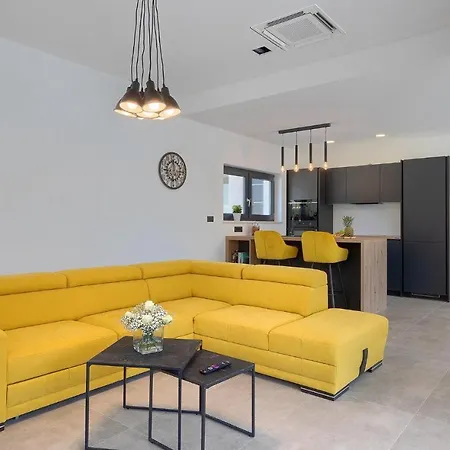 بيت للعطل 3 Bedroomcozy In