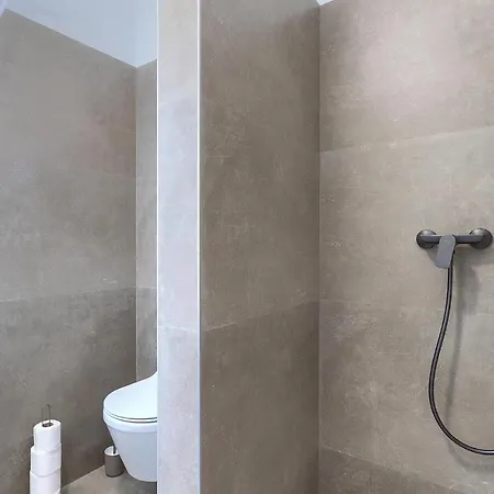 3 Bedroomcozy In بيت للعطل بازين