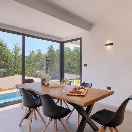 3 Bedroomcozy In بيت للعطل *