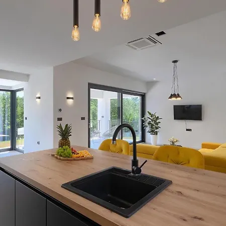 3 Bedroomcozy In * بازين