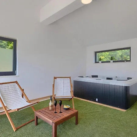 3 Bedroomcozy In * بازين