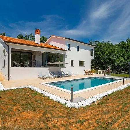 3 Bedroomcozy In * بازين