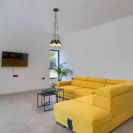 3 Bedroomcozy In بيت للعطل
