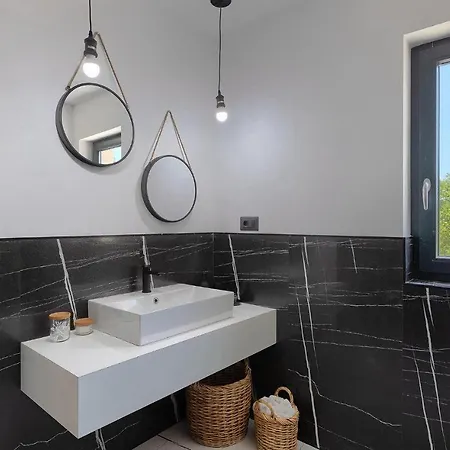 3 Bedroomcozy In بيت للعطل